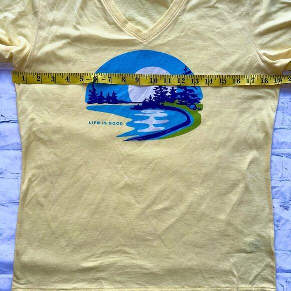 NWOT Women’s Medium Life Is Good Cool Tee VNeck SS TShirt - Picture 4 of 5